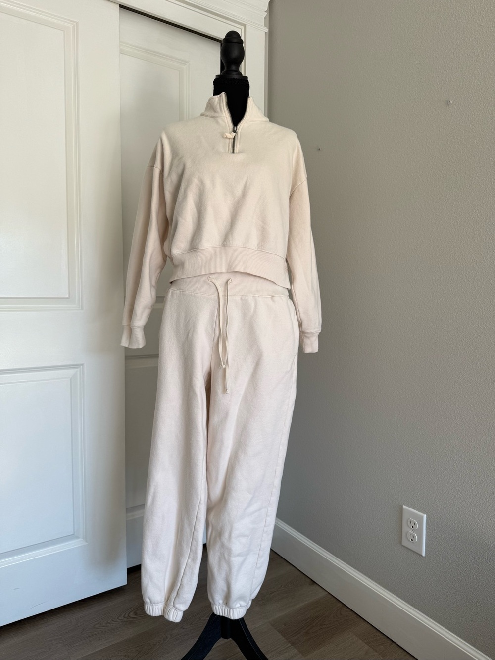 Double Zero Cream Drawstring Joggers & Quarter-Zip Sweatshirt Set